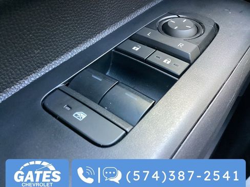 Used 2024 Toyota Tacoma SR image 22