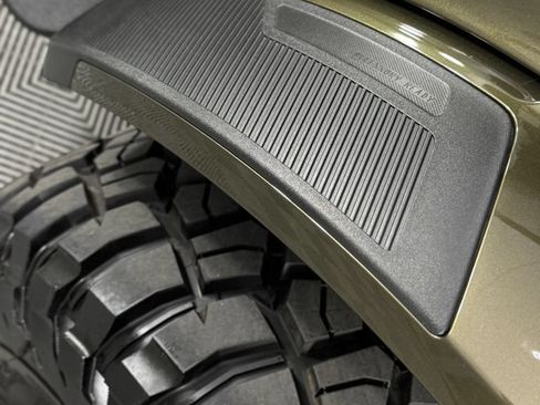 Used 2024 Ford Bronco Raptor w/ Interior Carbon Fiber Pack 6 AWD/4WD image 64