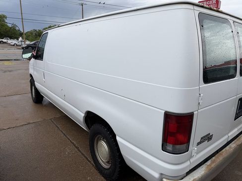 Used 1997 Ford E-150 and Econoline 150 image 4