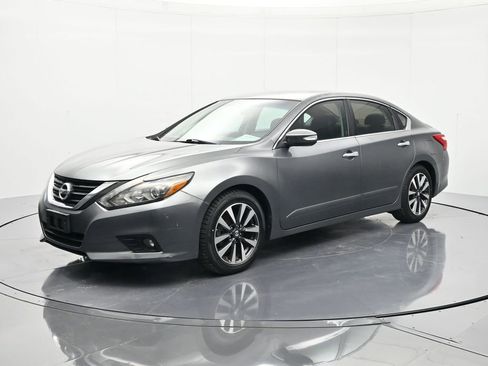 Used 2016 Nissan Altima 2.5 SL w/ 2.5 Technology w/LED Package FWD image 1