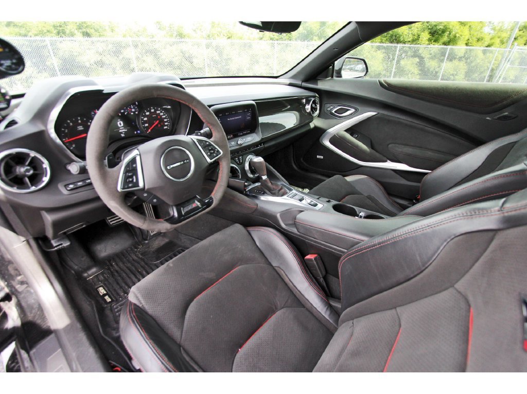 Used 2020 Chevrolet Camaro ZL1 RWD image 9