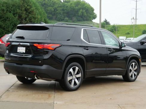 Used 2023 Chevrolet Traverse LT w/ LT Premium Package AWD/4WD image 7