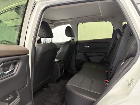 Used 2023 Nissan Rogue SV w/ SV Premium B Package FWD image 13