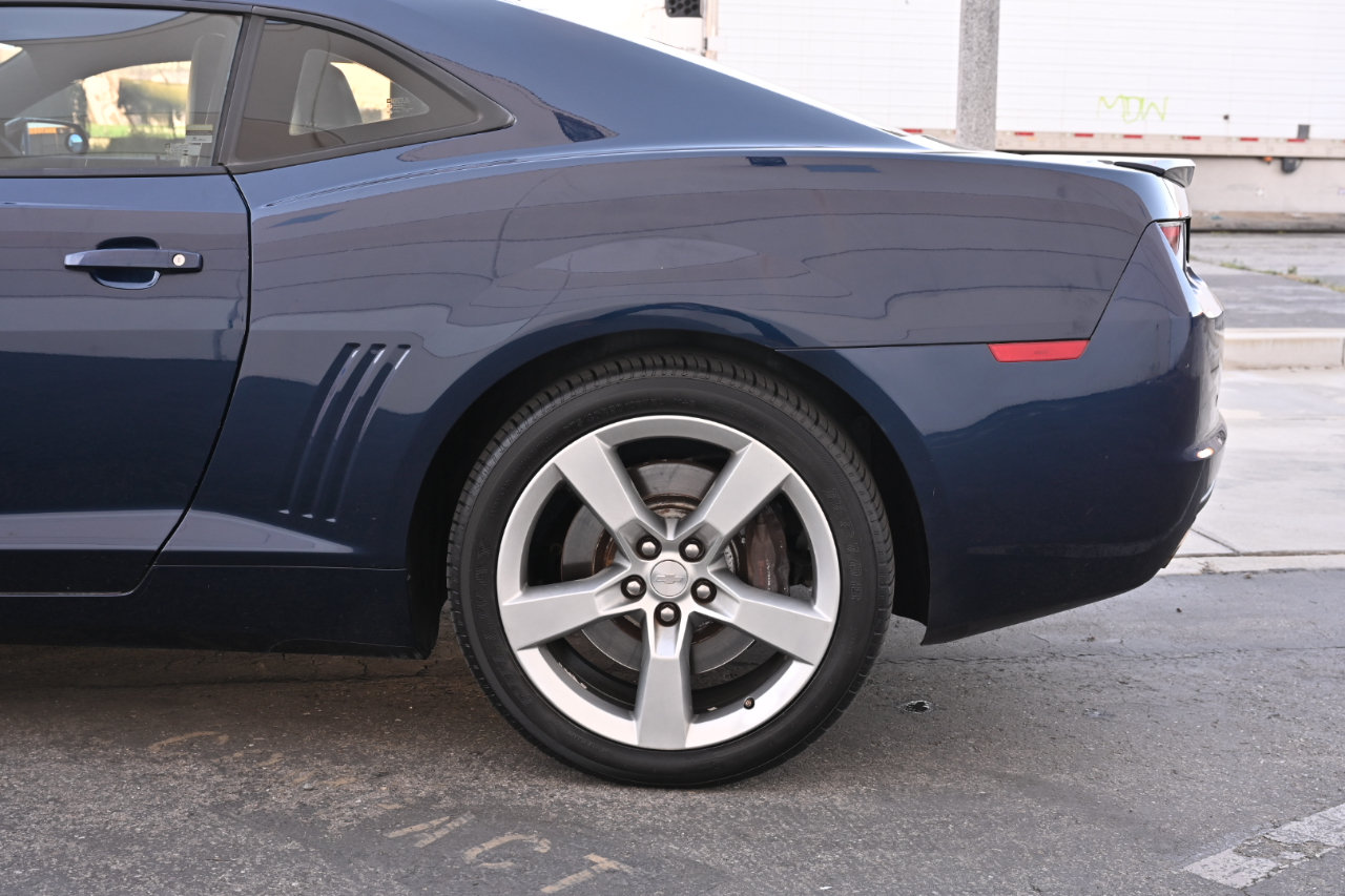 Used 2012 Chevrolet Camaro SS RWD image 29