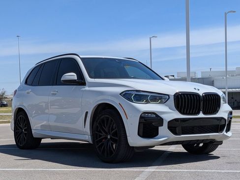 Used 2021 BMW X5 M50i w/ Executive Package image 3