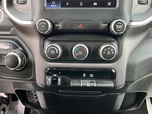 Used 2022 RAM 2500 Big Horn AWD/4WD image 20