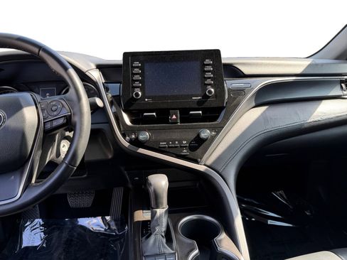Used 2022 Toyota Camry SE w/ Carpet Mat Package (TMS) FWD image 11