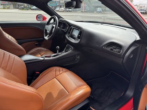 Used 2016 Dodge Challenger SRT Hellcat image 19