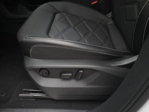 Used 2025 Volkswagen Atlas SE AWD/4WD image 30