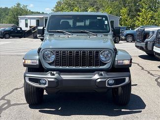 Used 2025 Jeep Gladiator Sport w/ Premium Package AWD/4WD video 3