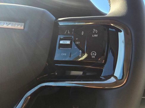 Certified 2025 Land Rover Range Rover Evoque Dynamic SE image 31