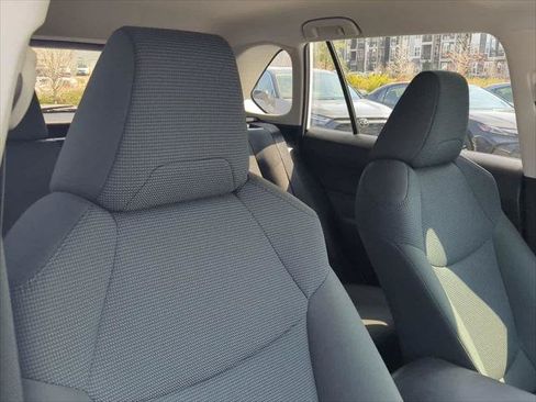 Certified 2022 Toyota RAV4 LE FWD image 7
