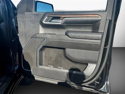 Used 2022 Chevrolet Silverado 1500 LT image 17