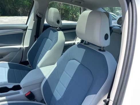 New 2026 Volkswagen Jetta SE FWD image 21