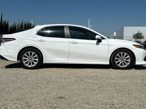 Used 2020 Toyota Camry LE FWD image 9