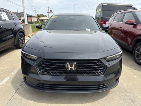 Used 2023 Honda Accord EX image 3