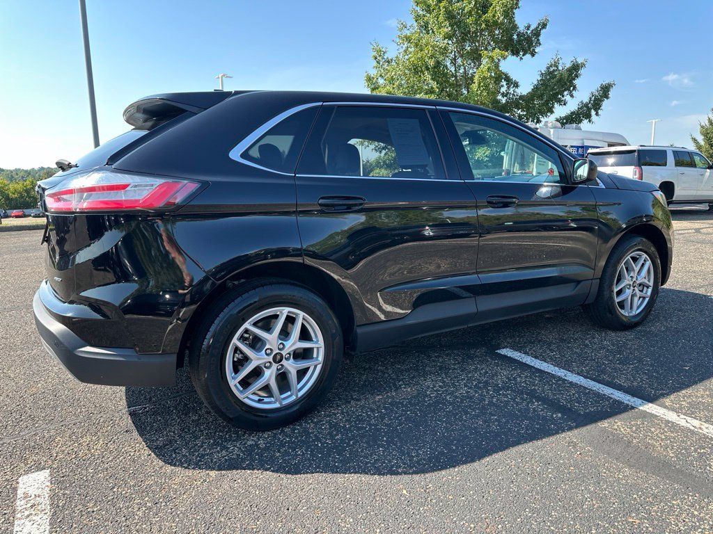 Used 2023 Ford Edge SEL AWD/4WD image 12