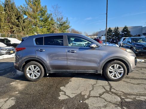 Used 2018 Kia Sportage LX image 8