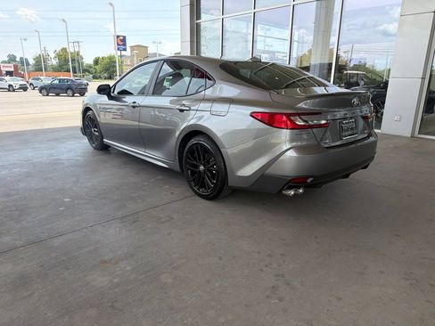 Used 2026 Toyota Camry SE FWD image 3