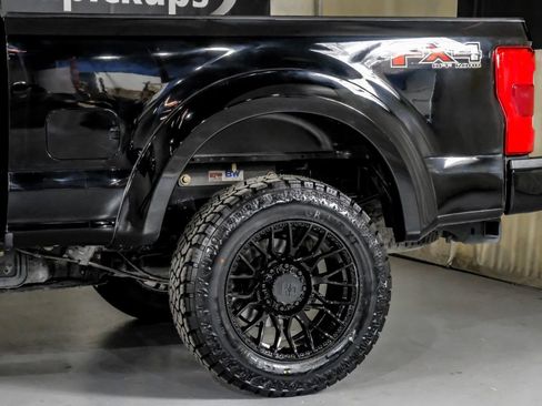 Used 2019 Ford F250 Lariat w/ Lariat Ultimate Package image 14