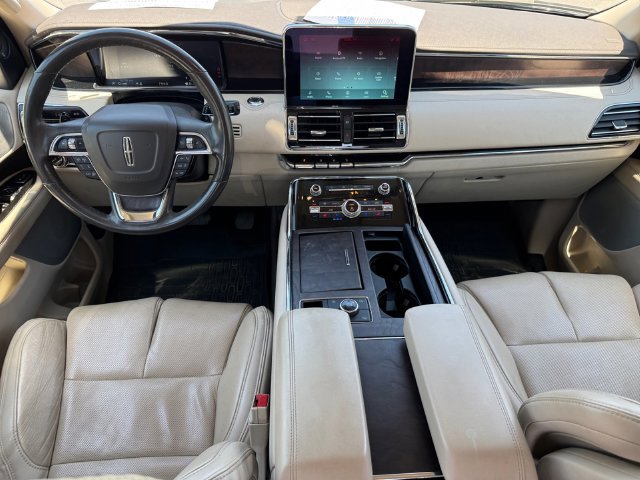 Used 2021 Lincoln Navigator Reserve w/ Luxury Package AWD/4WD image 15