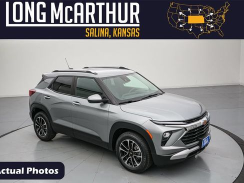 Used 2024 Chevrolet TrailBlazer LT w/ Driver Confidence Package FWD image 1