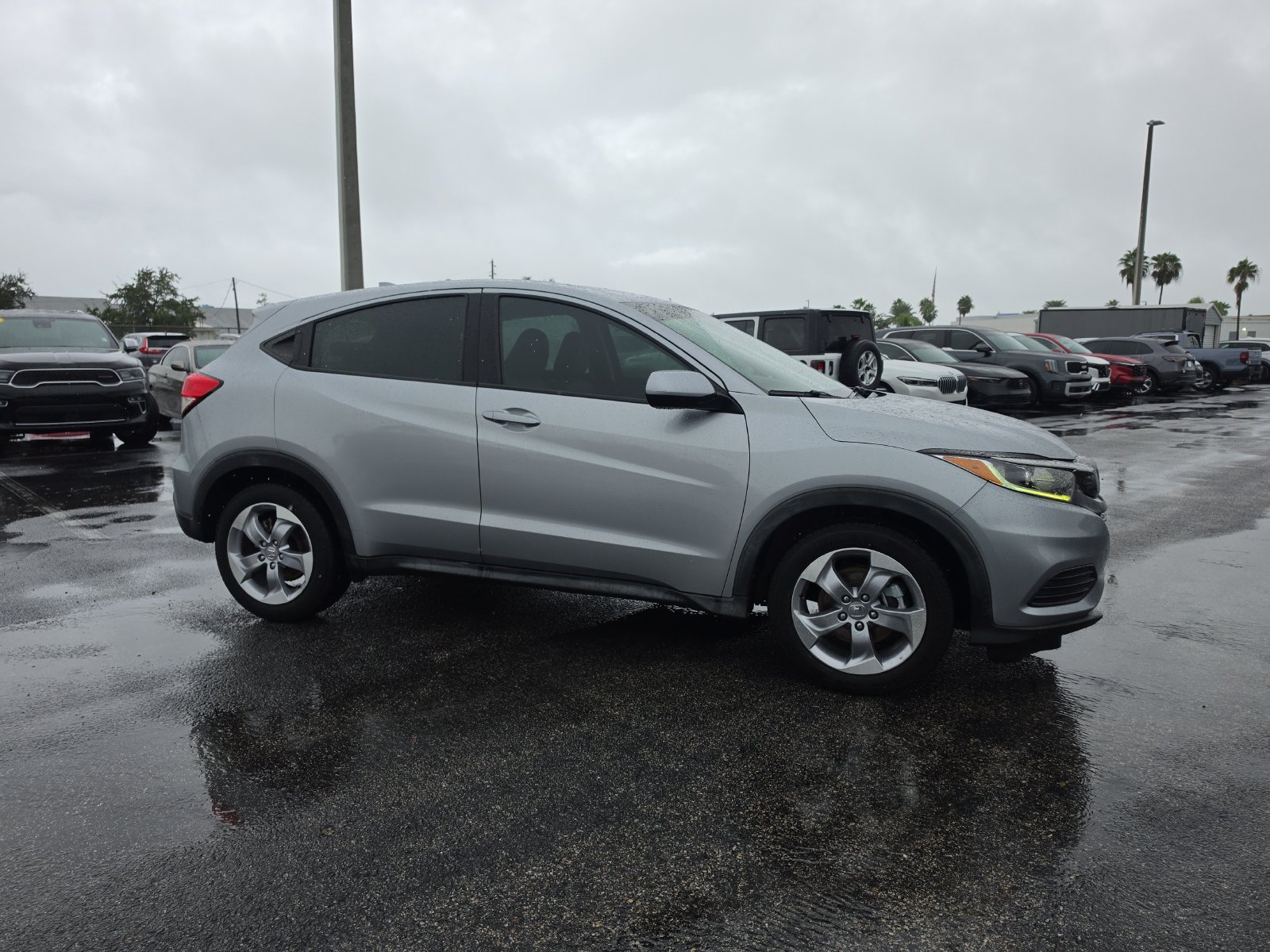 Used 2020 Honda HR-V LX image 2