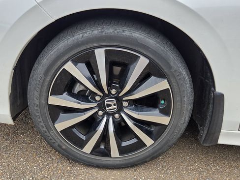 Used 2022 Honda Civic EX image 5