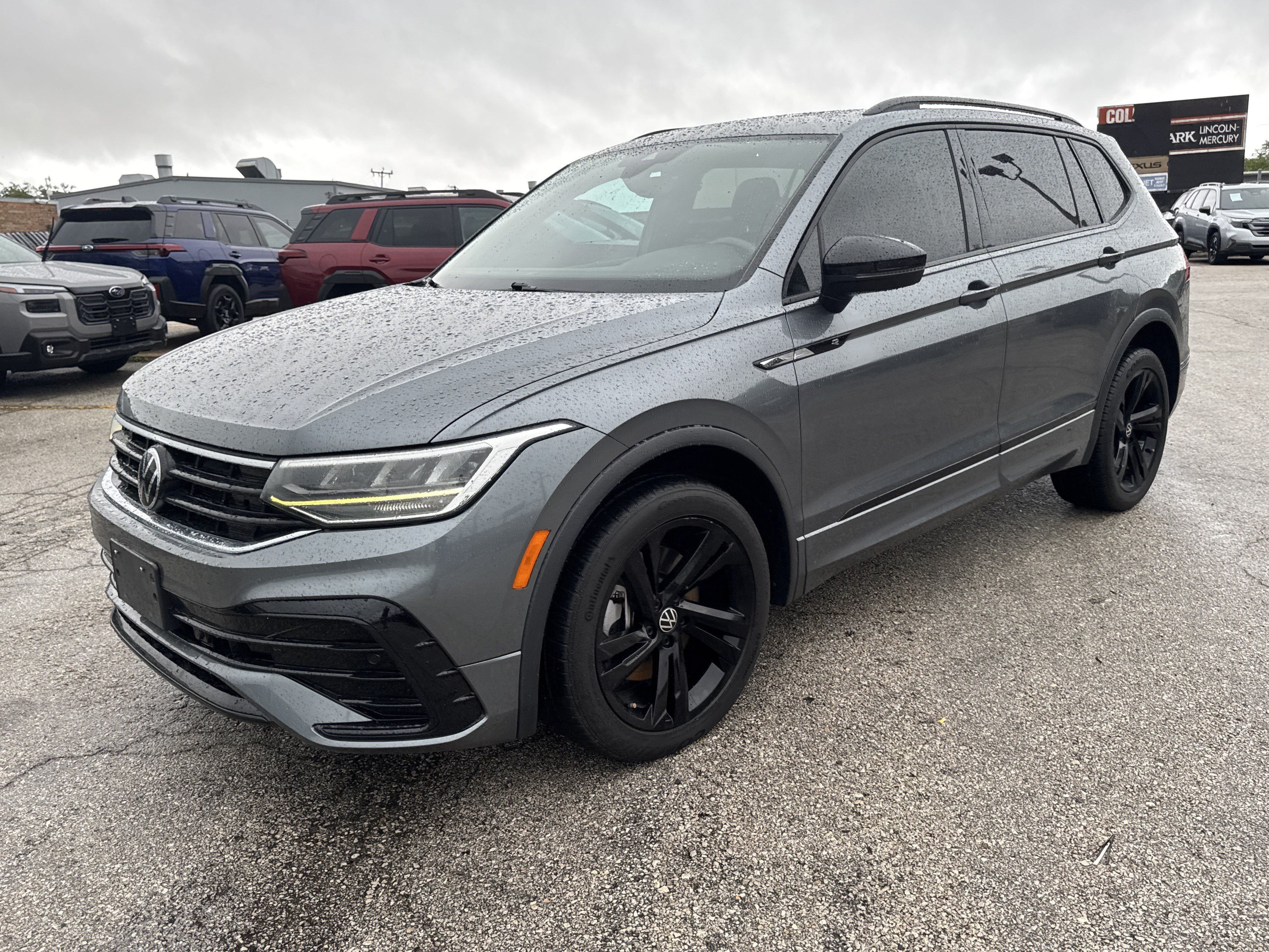 Used 2023 Volkswagen Tiguan SE R-Line FWD image 7