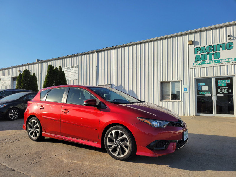 Used 2018 Toyota Corolla iM w/ All-Weather Mat Package FWD image 1