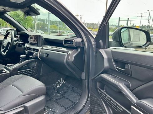 Certified 2025 Toyota Tacoma SR5 AWD/4WD image 13