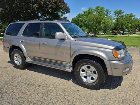 Used 2002 Toyota 4Runner SR5 AWD/4WD image 6