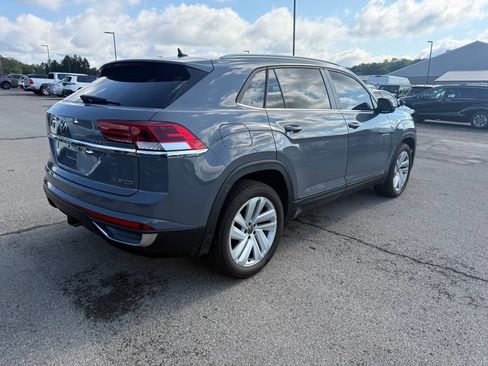 Used 2022 Volkswagen Atlas Cross Sport SE AWD/4WD image 14