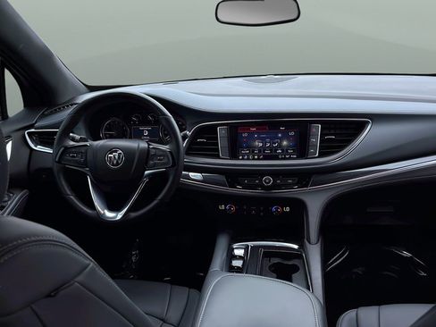 Used 2023 Buick Enclave Essence FWD image 9