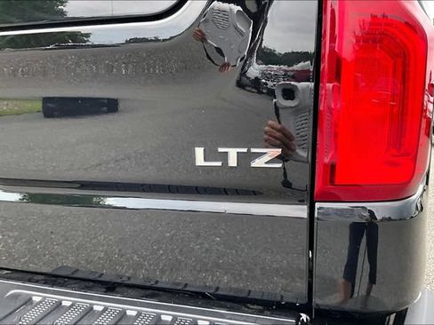 Used 2024 Chevrolet Silverado 1500 LTZ w/ LTZ Premium Package AWD/4WD image 25