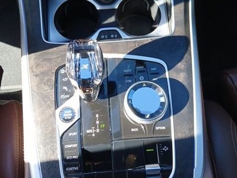 Used 2022 BMW X7 M50i image 23