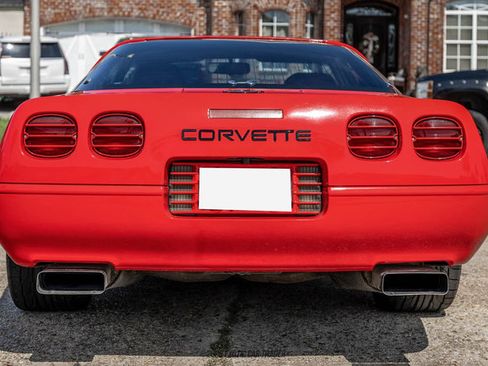 Used 1996 Chevrolet Corvette Coupe RWD image 7