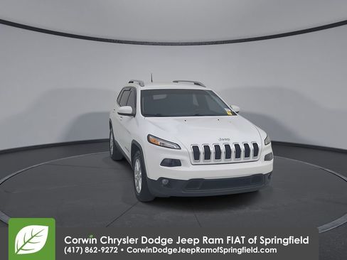 Certified 2016 Jeep Cherokee Latitude image 4