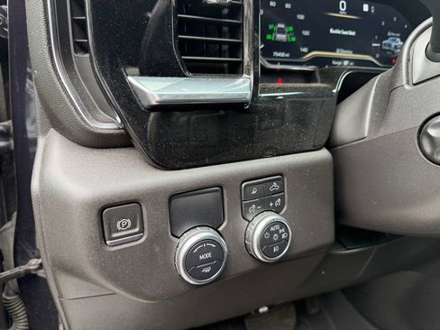 Used 2022 GMC Sierra 1500 SLT w/ SLT Premium Plus Package RWD image 16