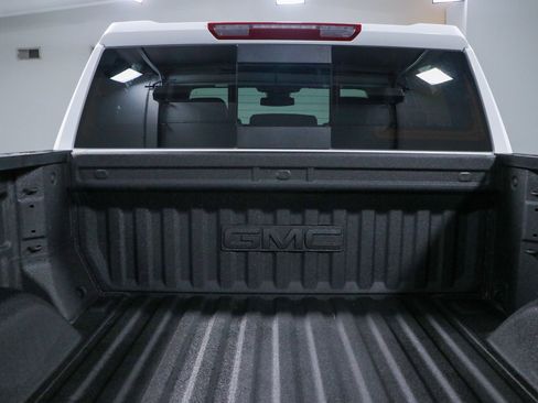 Used 2025 GMC Sierra 1500 AT4 w/ AT4 Preferred Package AWD/4WD image 32