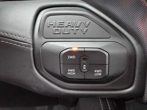 Used 2025 RAM 2500 Limited AWD/4WD image 25