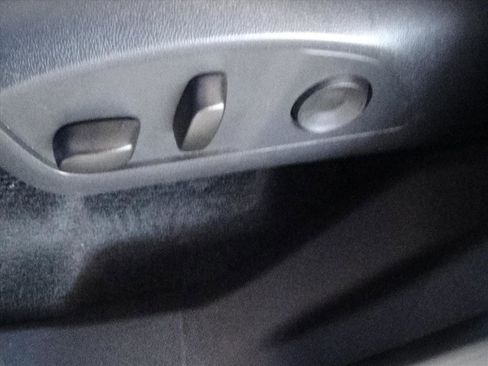 Used 2025 Chevrolet Traverse LT image 16