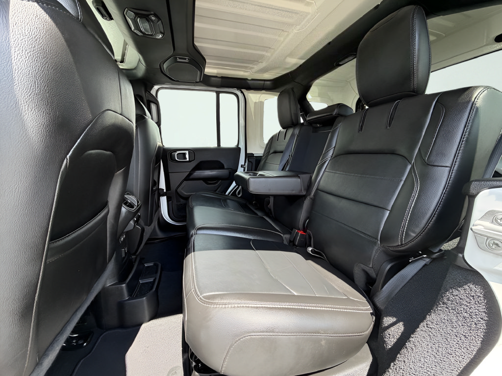 Used 2022 Jeep Wrangler Unlimited Sahara AWD/4WD image 22