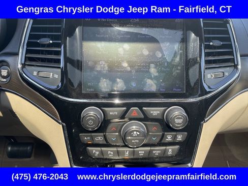Used 2019 Jeep Grand Cherokee Overland AWD/4WD image 46