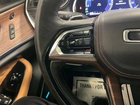 Used 2021 Jeep Grand Cherokee L Summit w/ Luxury Tech Group V AWD/4WD image 18