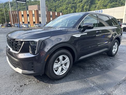 New 2026 Kia Sorento LX FWD image 3