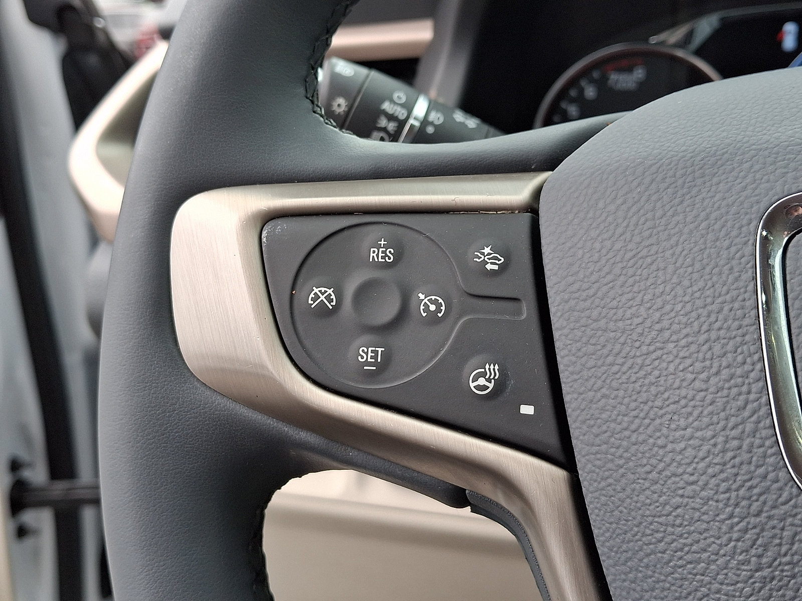 Used 2023 GMC Acadia Denali AWD/4WD image 21