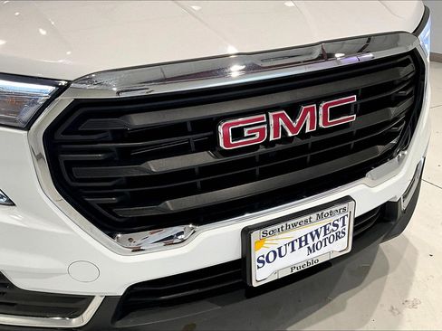 Used 2024 GMC Terrain SLE FWD image 32