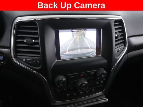 Used 2018 Jeep Grand Cherokee Laredo AWD/4WD image 5