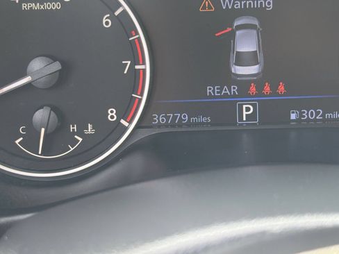 Used 2025 Nissan Altima 2.5 SV FWD image 35